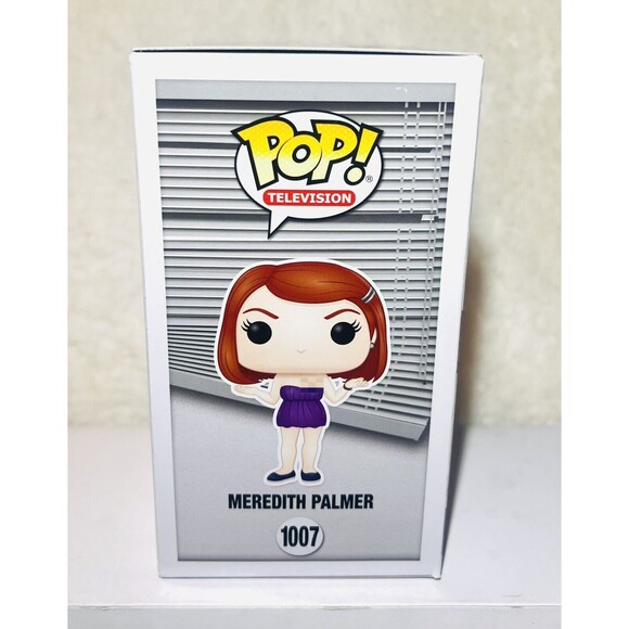 Funko POP! TV: The Office MERIDITH PALMER Figure #1007 w/ Protector - Picture 5 of 7